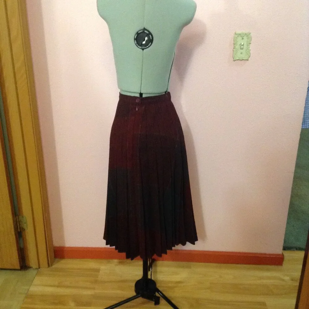 Vintage 1970s '70s Pleated Plaid Wool Skirt - Picture 2 of 5